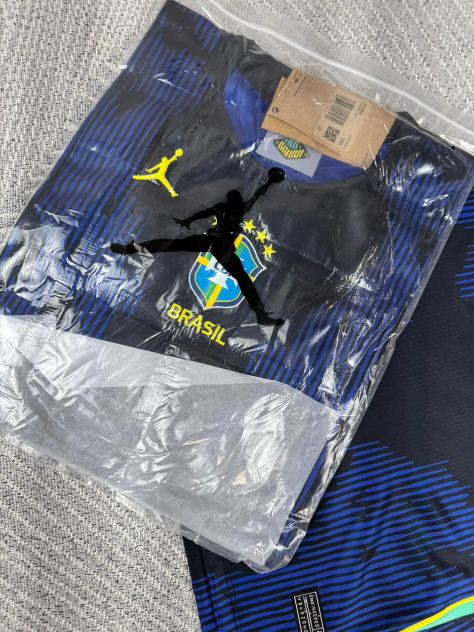 Camisa do Brasil 26/27 - Torcedor Masculino - Tailandesa